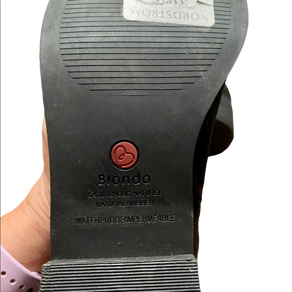 BLONDO BLACK SUEDE WATERPROOF ANKLE BOOTS SIDE ZIPS SIZE 6.5 $150 LIKE NEW BOOTS - Picture 12 of 16